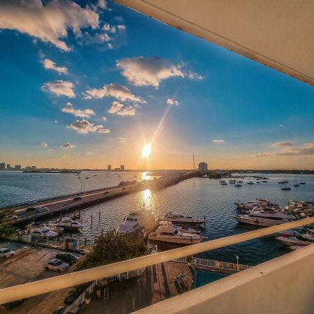 Bayfront Apartment Breathtaking Views- One Bedroom W Balcony- Living Room -Free Parking Miami Beach Kültér fotó