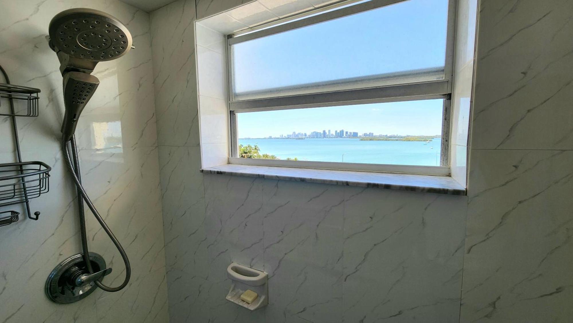 Bayfront Apartment Breathtaking Views- One Bedroom W Balcony- Living Room -Free Parking Miami Beach Kültér fotó