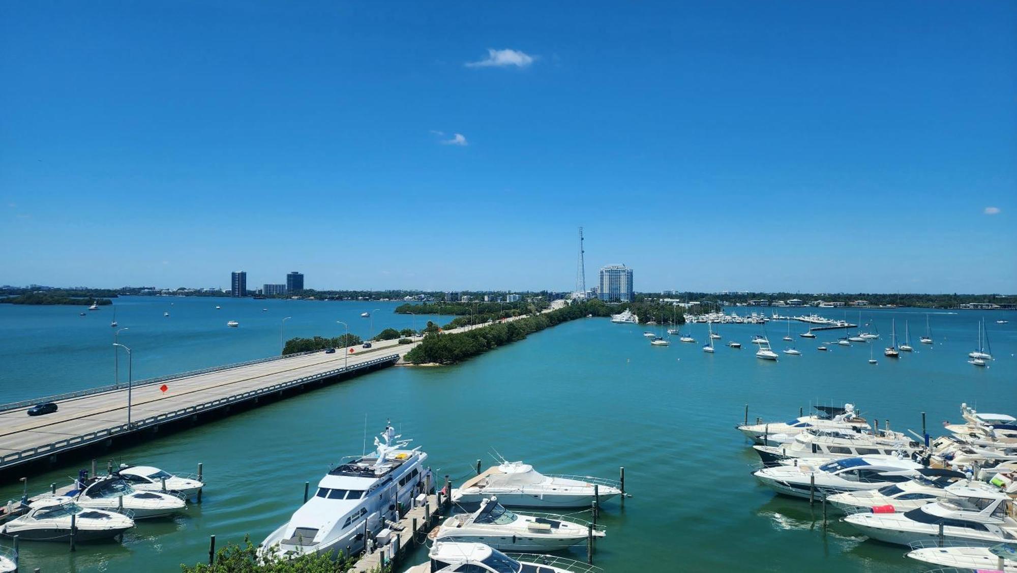 Bayfront Apartment Breathtaking Views- One Bedroom W Balcony- Living Room -Free Parking Miami Beach Kültér fotó