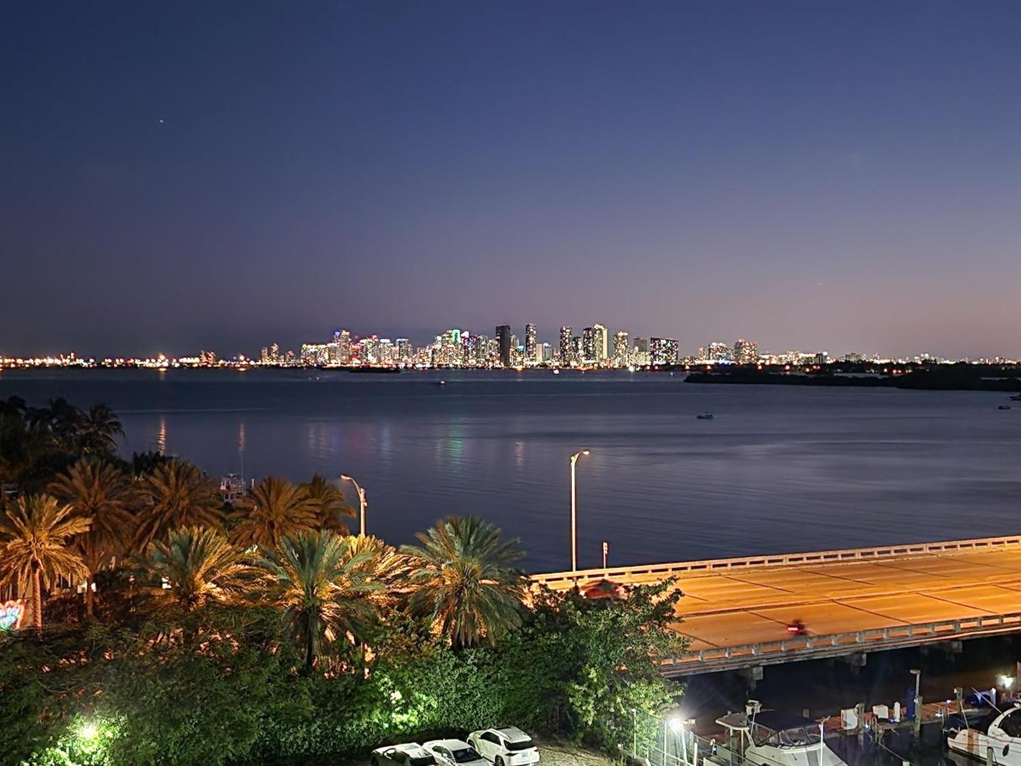 Bayfront Apartment Breathtaking Views- One Bedroom W Balcony- Living Room -Free Parking Miami Beach Kültér fotó